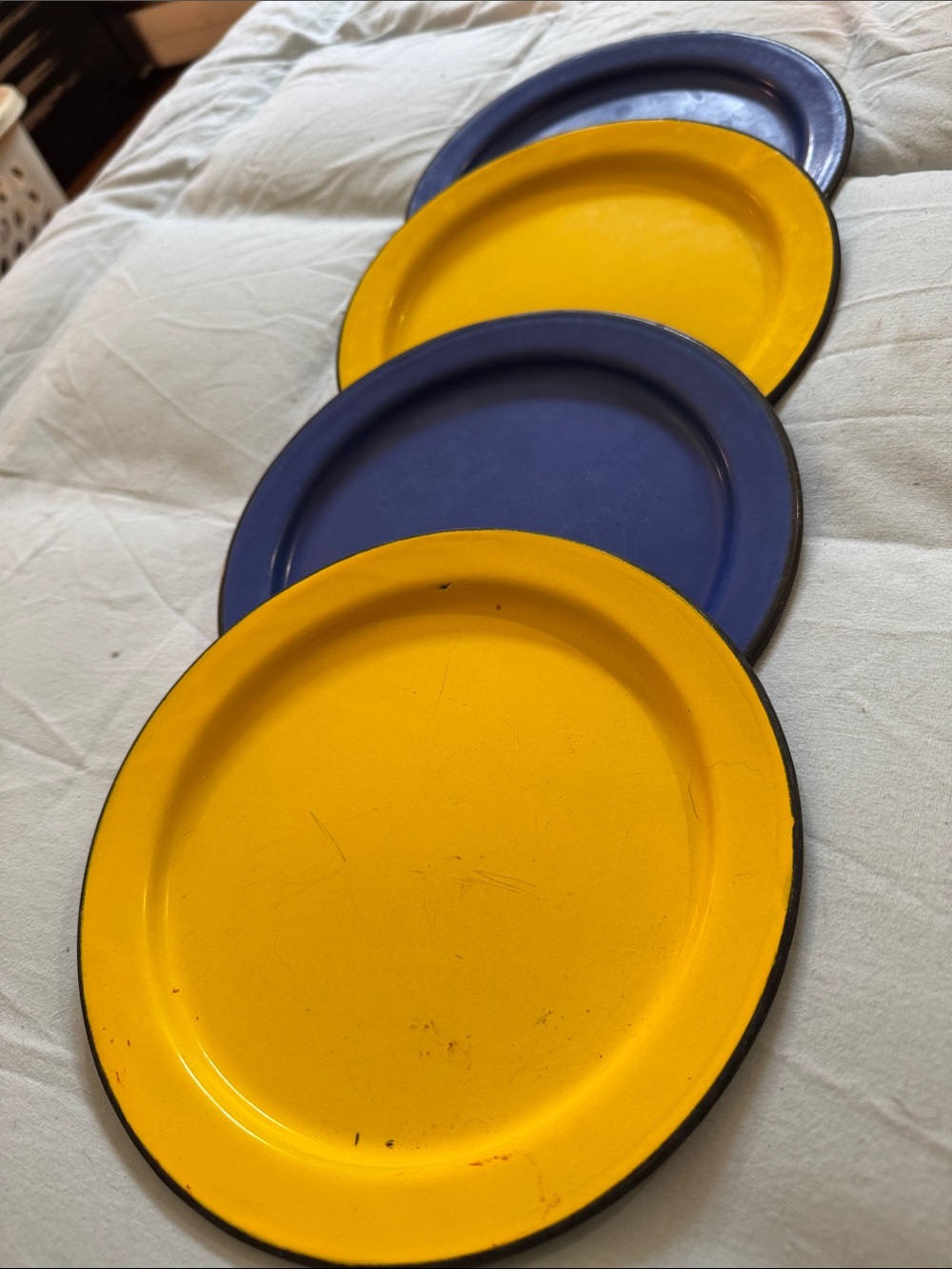 Vibrant Yellow & Deep Blue Dinner Plates - Stylish Set